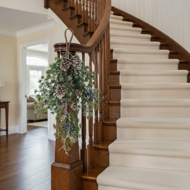 CEDAR WREATH WITH PINE CONES