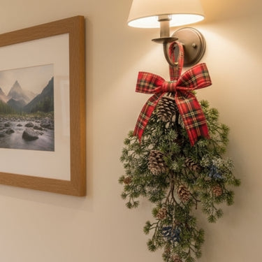 CEDAR WREATH WITH PINE CONES