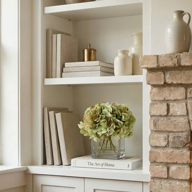 FAUX HYDRANGEA ARRANGEMENT IN CUBED GLASS (GREEN)