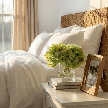 GREEN HYDRANGEA IN CUBED GLASS SET IN FAUX WATER (SMALL)