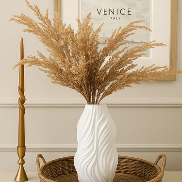 VASE IN WHITE CERAMIC SWISH EFFECT